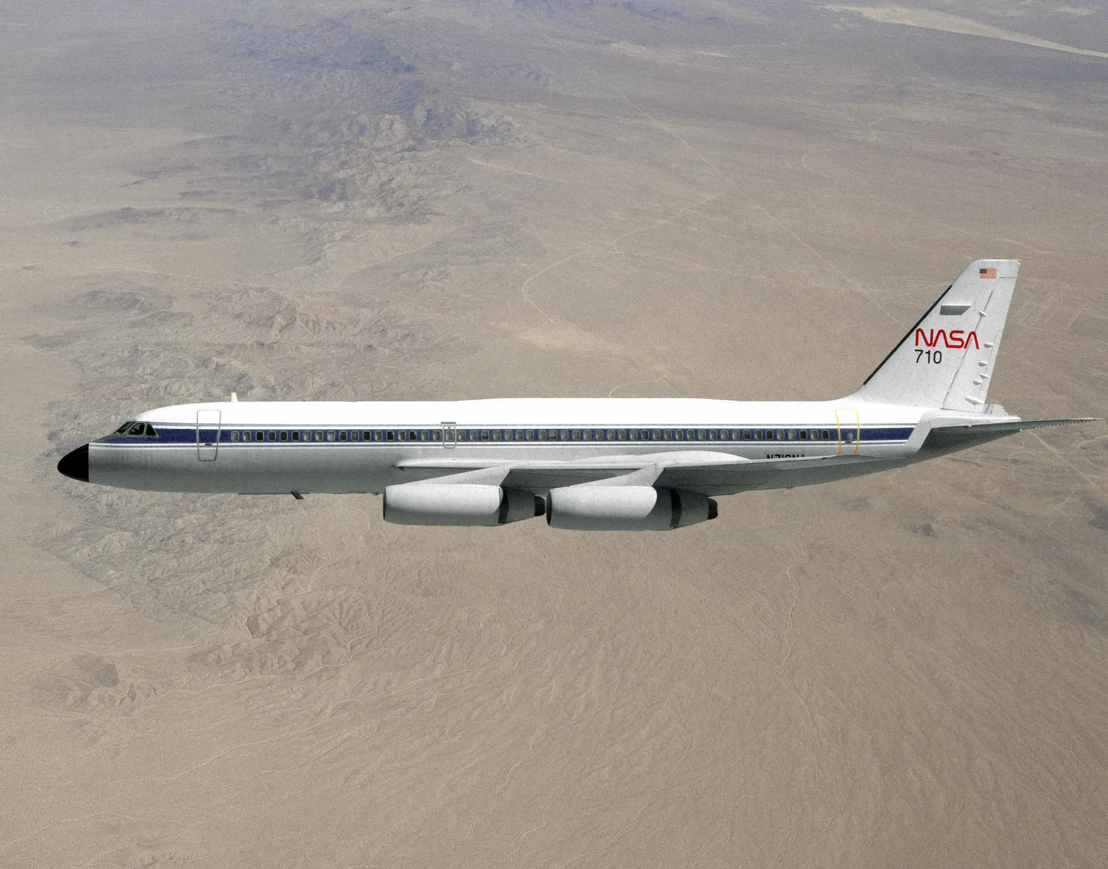Convair 990 in flight EC89-0042-11